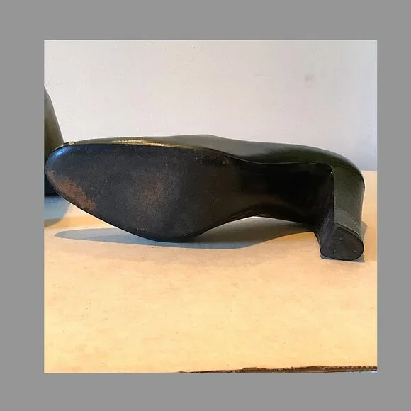 Kurt Geiger VINTAGE 1970S   ITALY SHOES: Forest LEATHER Pumps , 2 1/2" heel - Picture 11 of 12